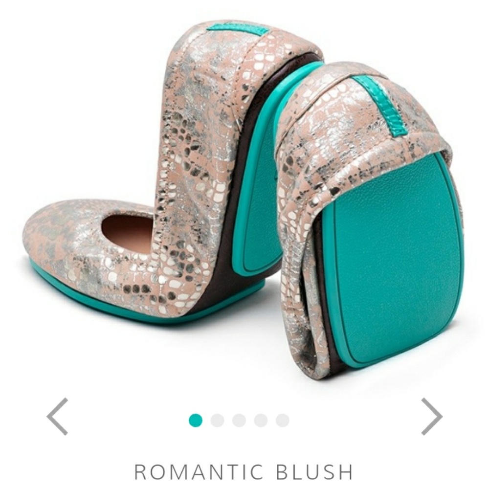 ISO romantic blush size 9